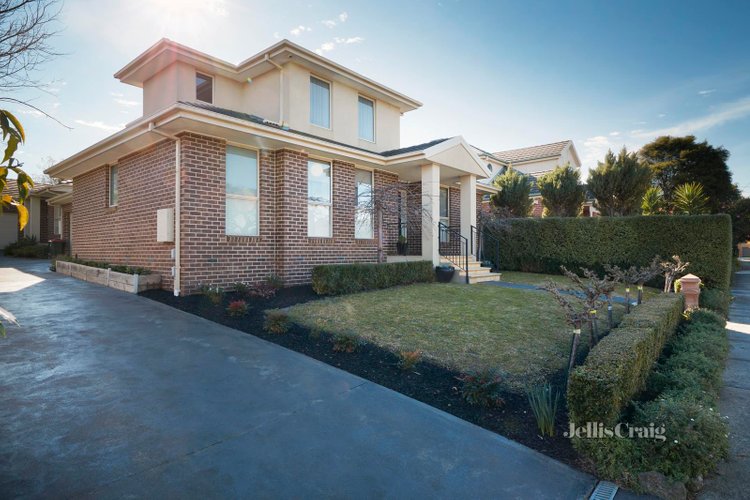 1 29 Simpson Drive Mount Waverley 3149