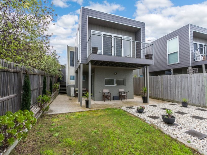 12A Empire Court, Torquay