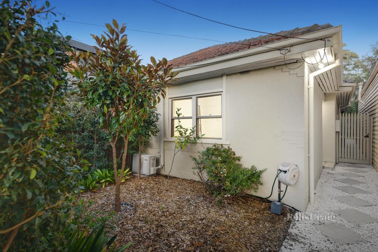 12A Linton Street Balaclava 3183