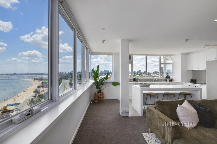 12B 12 Marine Parade St Kilda 3182