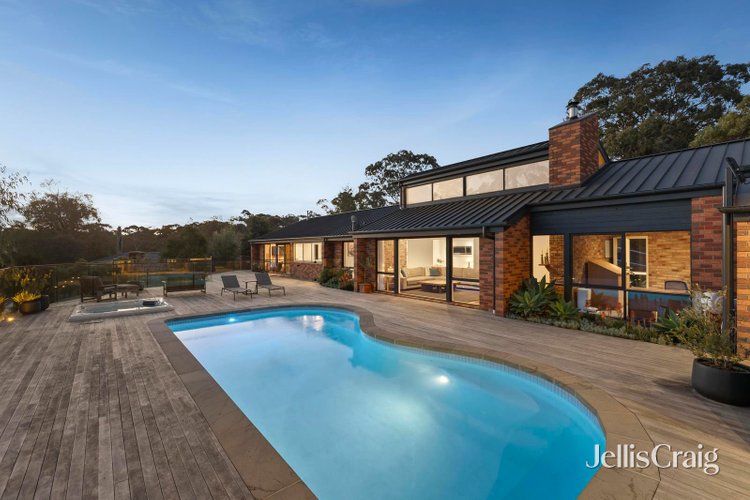 13-15 Waterview Court Croydon Hills 3136