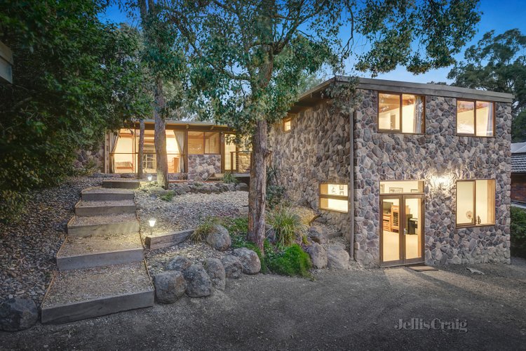 13 Albert Road North Warrandyte 3113