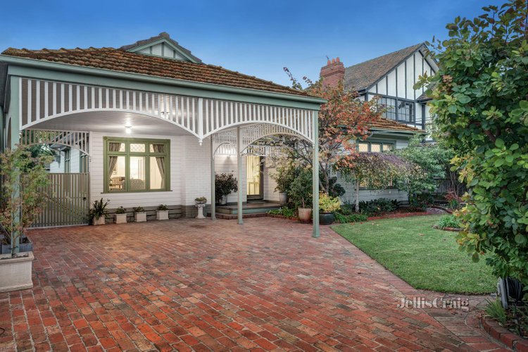 13 Barrani Street Bentleigh East 3165