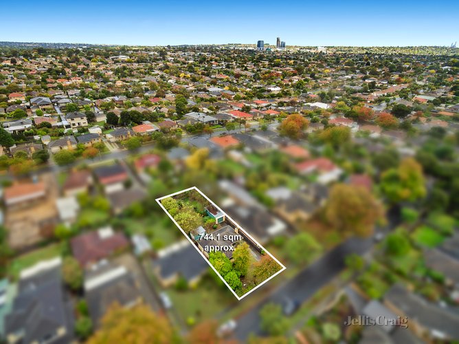 13 Caroline Crescent Blackburn North 3130