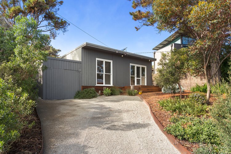 13 Central Avenue Blairgowrie 3942