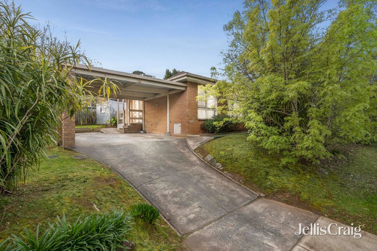 13 Churchill Drive Mooroolbark 3138