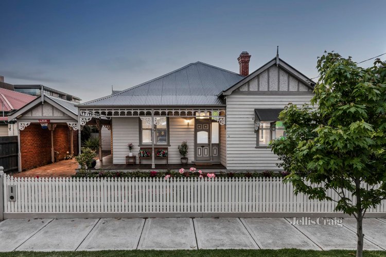 13 Elliott Avenue Carnegie 3163