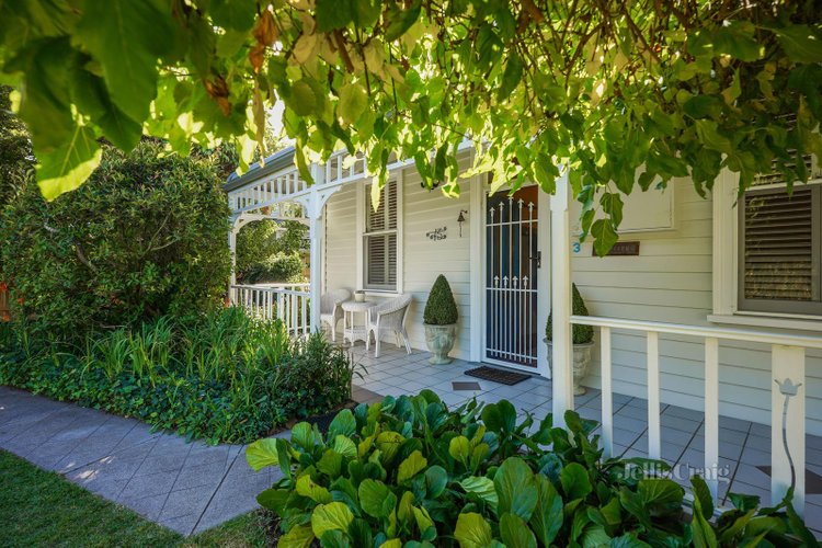 13 Epping Street Kyneton 3444