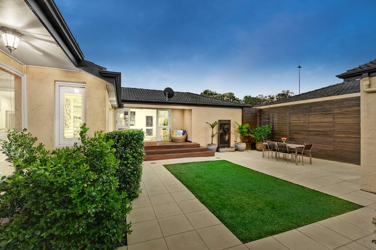 13 Fairway Drive Kew East 3102