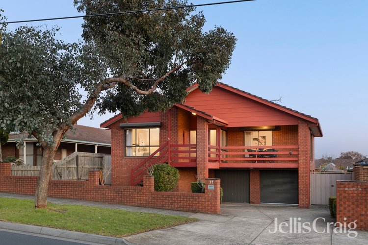 13 Greenhills Road Bundoora 3083