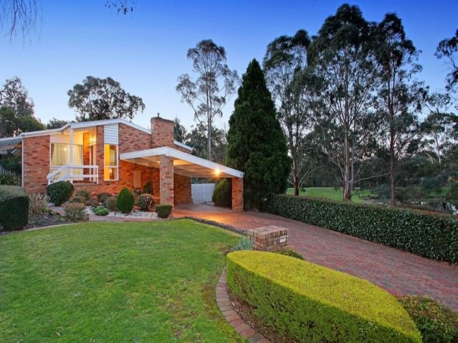 13 Greygum Terrace Croydon Hills 3136
