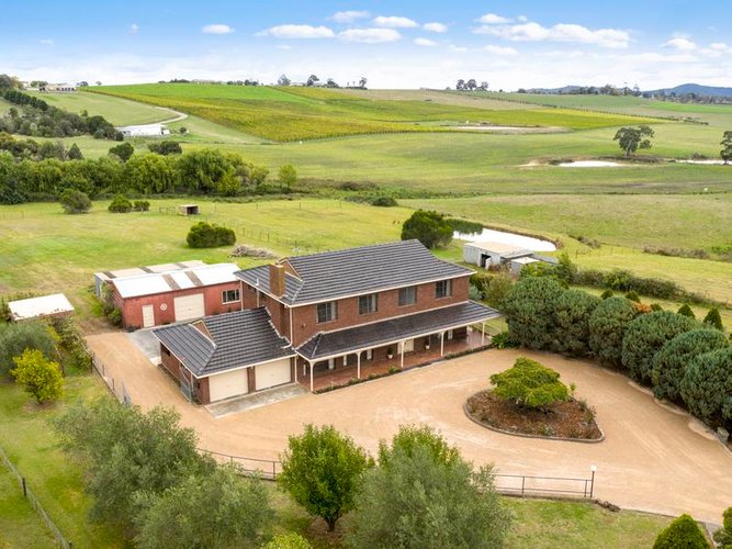 13 Honeysuckle Way Chirnside Park 3116