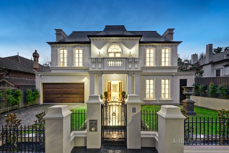 13 Hopetoun Avenue Canterbury 3126