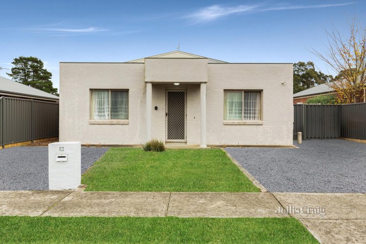 13 Jemacra Place Mount Clear 3350