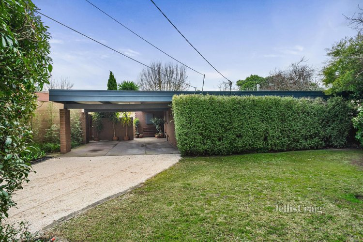 13 Landen Avenue Glen Waverley 3150