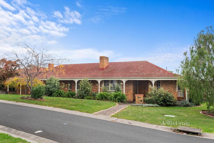 13 Larool Avenue St Helena 3088