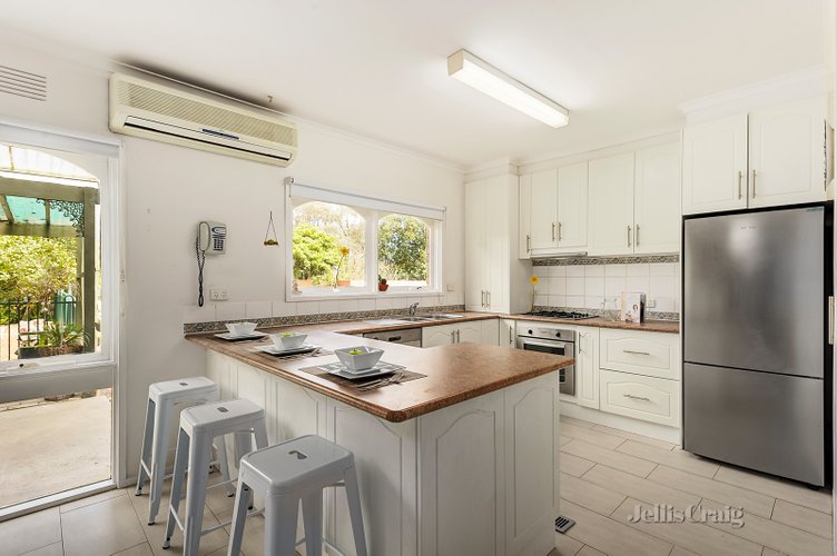 13 Leslie Grove Ringwood North 3134