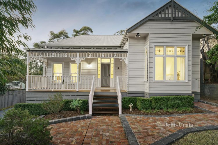 13 Lilian Parade Eltham 3095