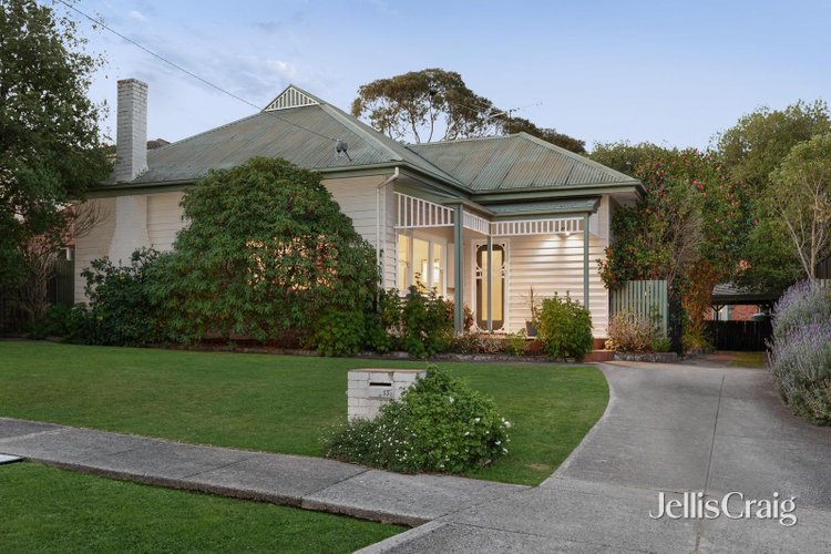 13 London Court Greensborough 3088