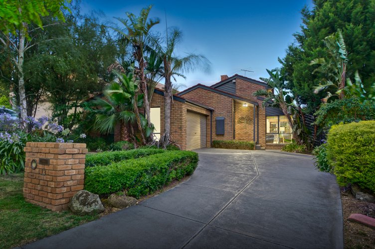 13 Maroney Court Doncaster East 3109