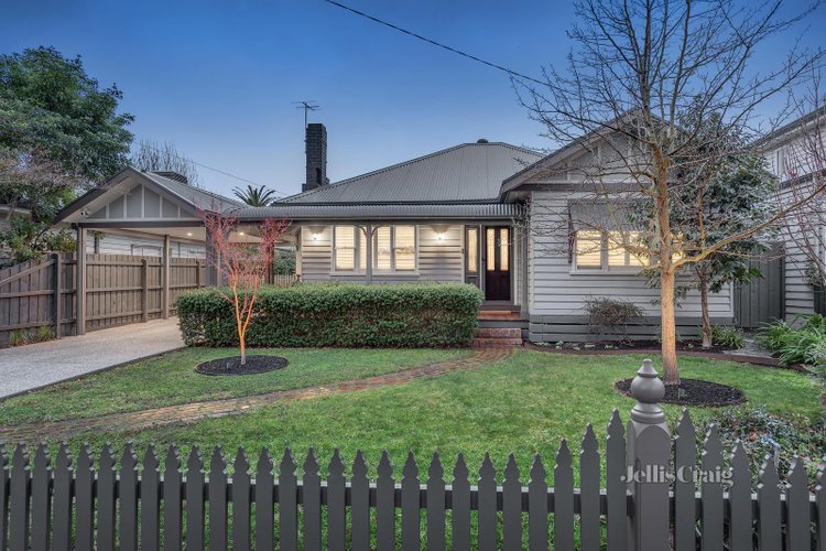 13 Menin Road Nunawading 3131