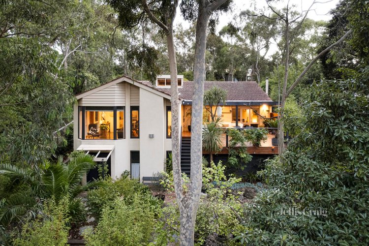 13 Monclaire Court Eltham 3095