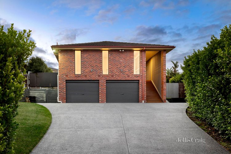 13 Peachwood Rise Doncaster East 3109