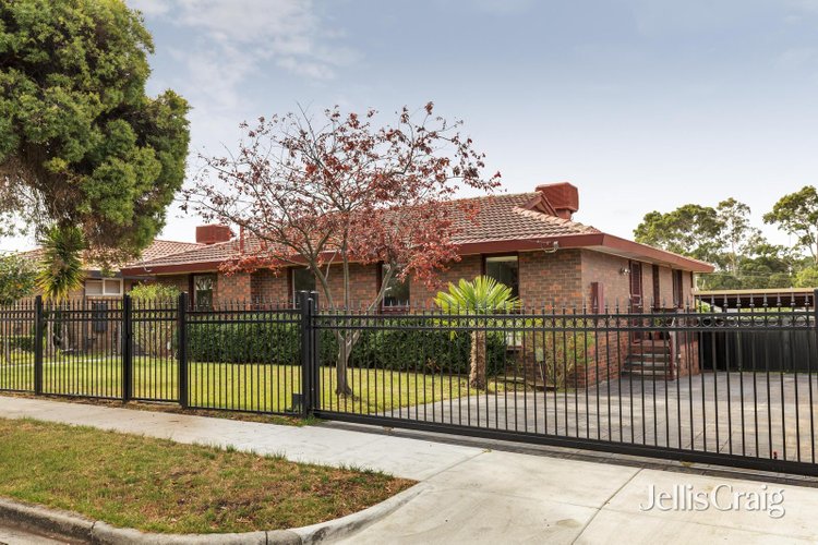 13 Sandhurst Avenue Doncaster East 3109