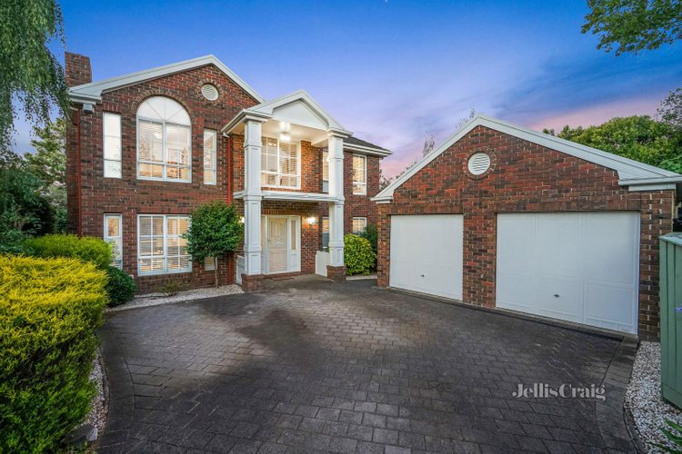 13 Silverwood Way Glen Waverley 3150