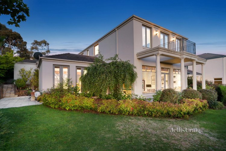13 St John Circle Chirnside Park 3116