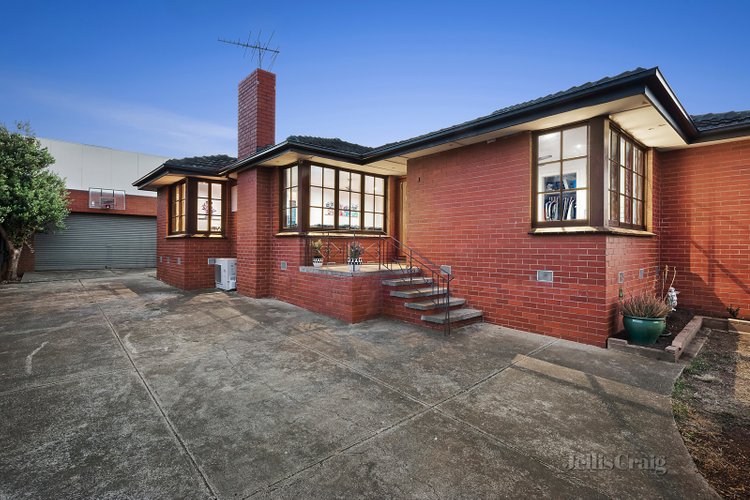 13 Tasman Avenue Strathmore Heights 3041