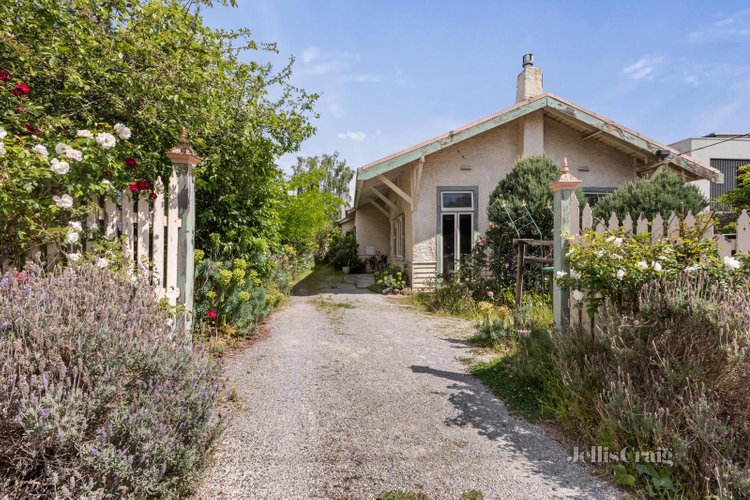 13 Valentine Avenue Kew 3101
