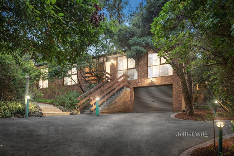 13 Valley Road Research 3095
