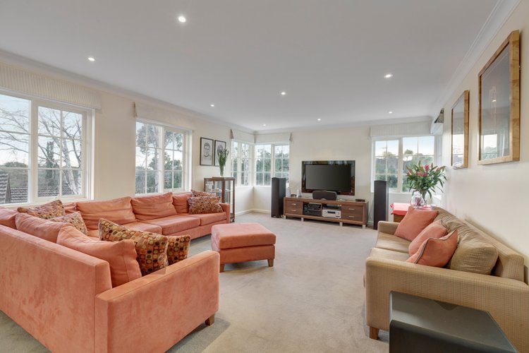 13 Warren Court Mount Waverley 3149