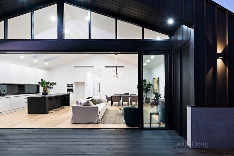 13 Warwick Road Pascoe Vale 3044