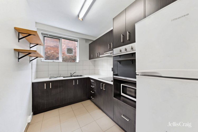 1/30 Finsbury Street  Flemington 3031