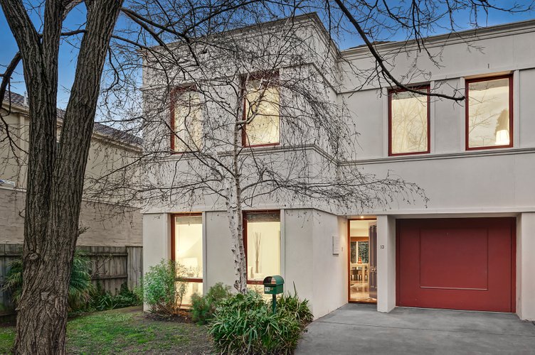 13/1 Maraquita Grove Hawthorn East 3123