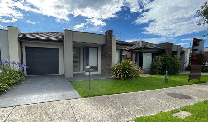 131 Wurrook Circuit North Geelong 3215