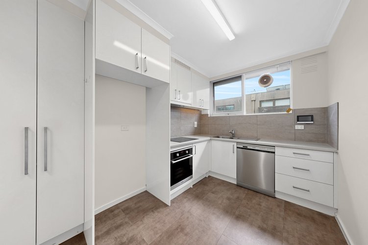13/113 Addison Street Elwood 3184