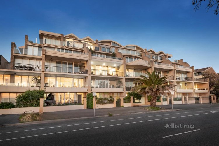 13 156 Beaconsfield Parade Albert Park 3206