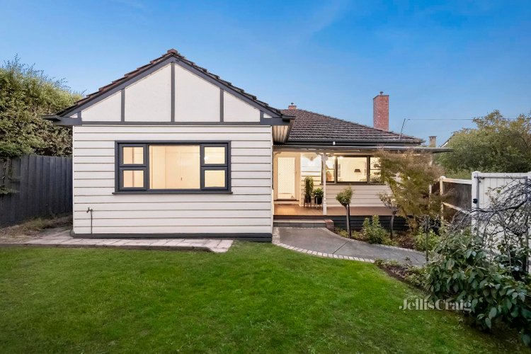 1 318 Mt Dandenong Road Croydon 3136