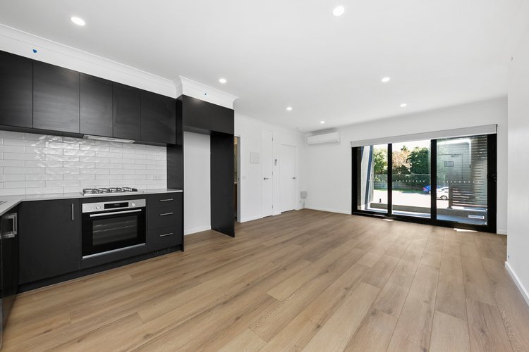 13/2 Howard Court Clayton 3168