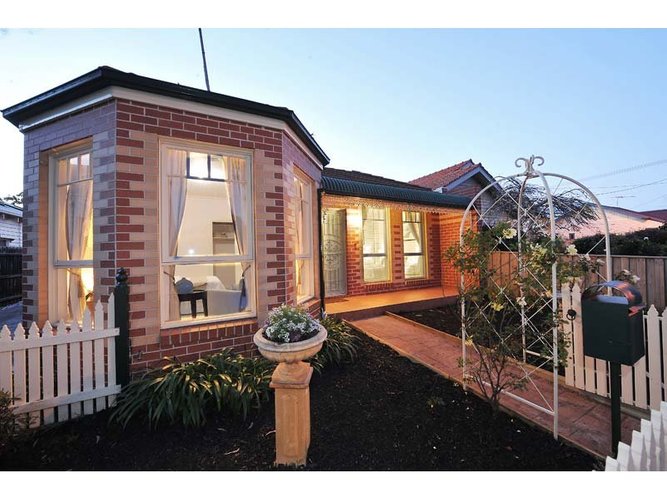 1 32 Severn Street Yarraville 3013