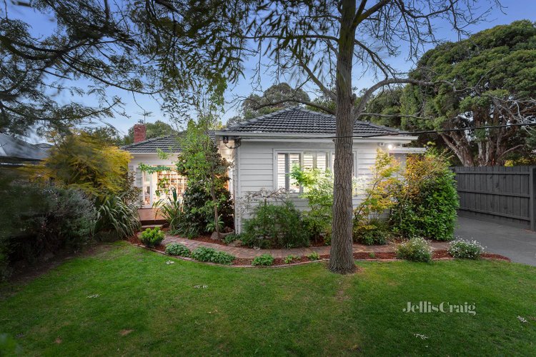 1 32 Strathallan Road Macleod 3085