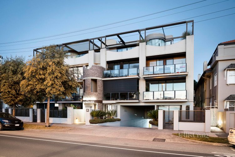13 21 Marine Parade St Kilda 3182