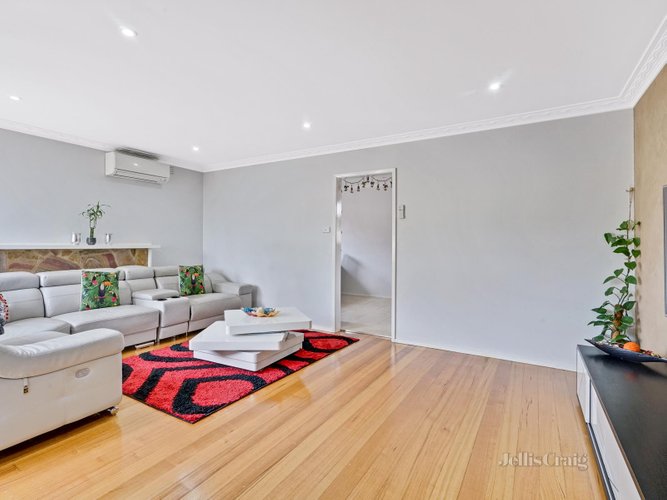 1 322 Waverley Road Mount Waverley 3149