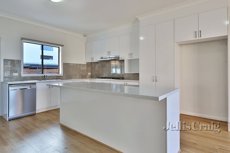 1/33 Thompson Street Glen Waverley 3150