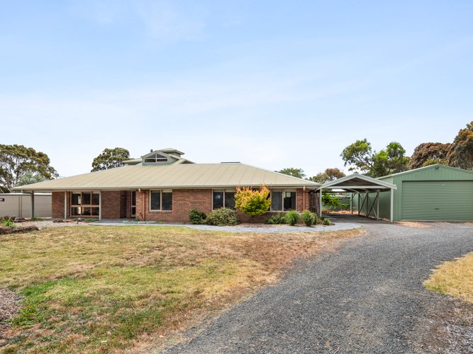 135 Bluestone School Road Connewarre 3227