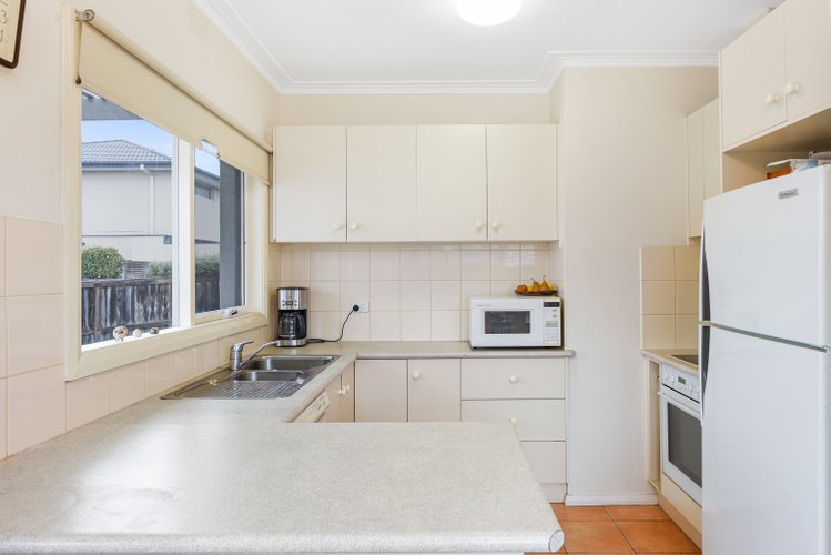 1/36 Cambridge Drive Glen Waverley 3150