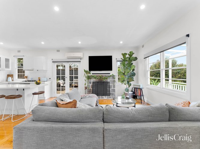 137 Ferntree Gully Road  Mount Waverley 3149